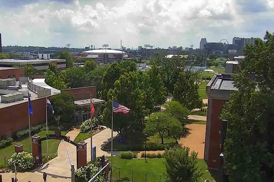 View of the Busch Student Center looking east at 博彩网址大全's campus with the arch in the background